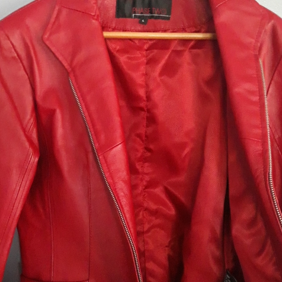 Red leather jacket - Picture 4 of 7